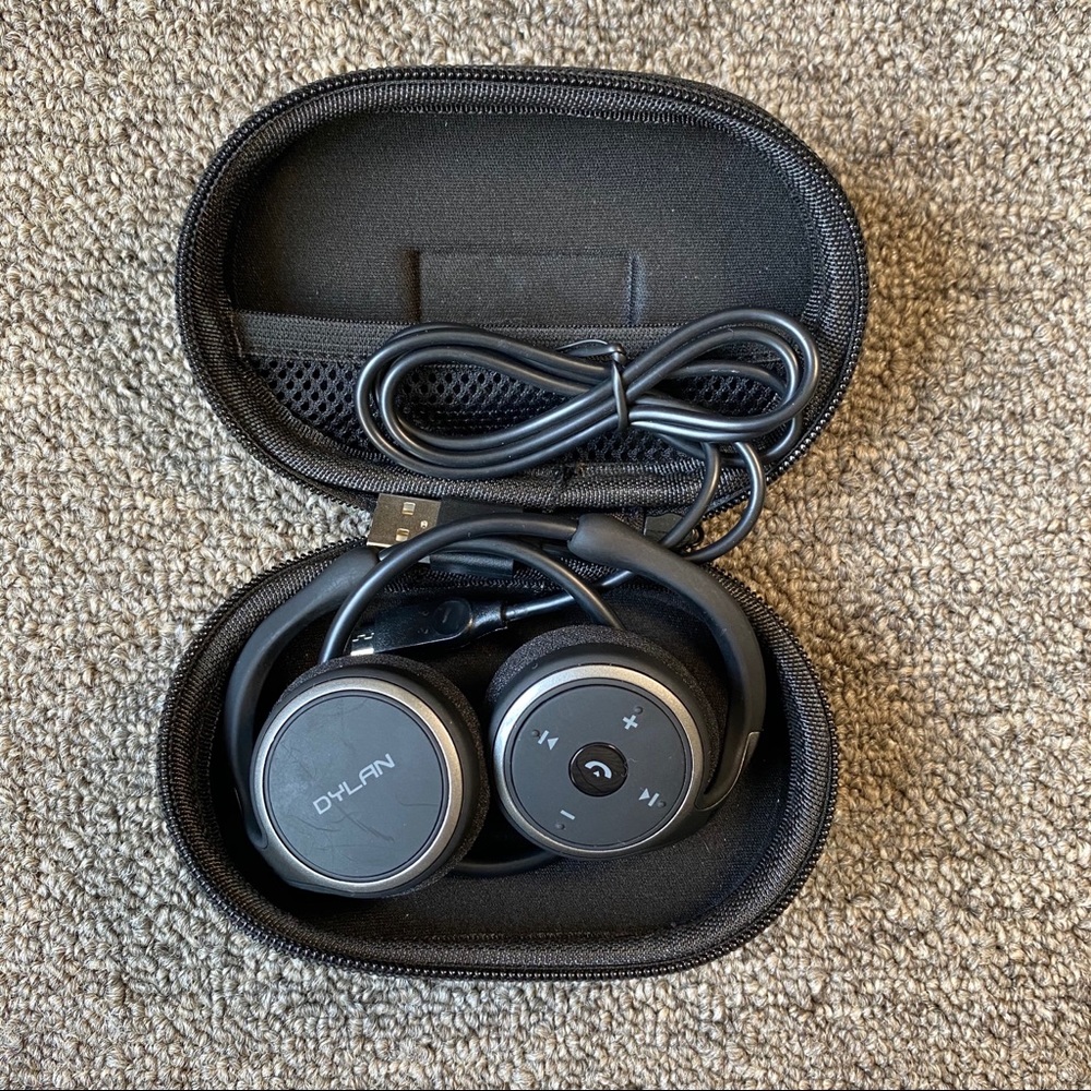 Bluetooth neckband headphones